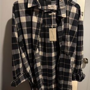 Universal Thread Black and White Plaid Button-Down Shirt